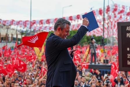 "Millet İradesine Sahip Çıkıyor" mitingi... Özgür Özel: "Orada burada ahtapot arama, ahtapot Saray'da"