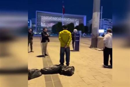 "Duran Adam" eyleminde gözaltına alınan 19 genç hakkında "Toplantı ve Gösteri Yürüyüşleri Kanunu'na muhalefet" suçundan dava açıldı