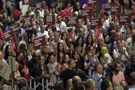 Beyoğlulu yurttaşlardan İnan Güney'e destek